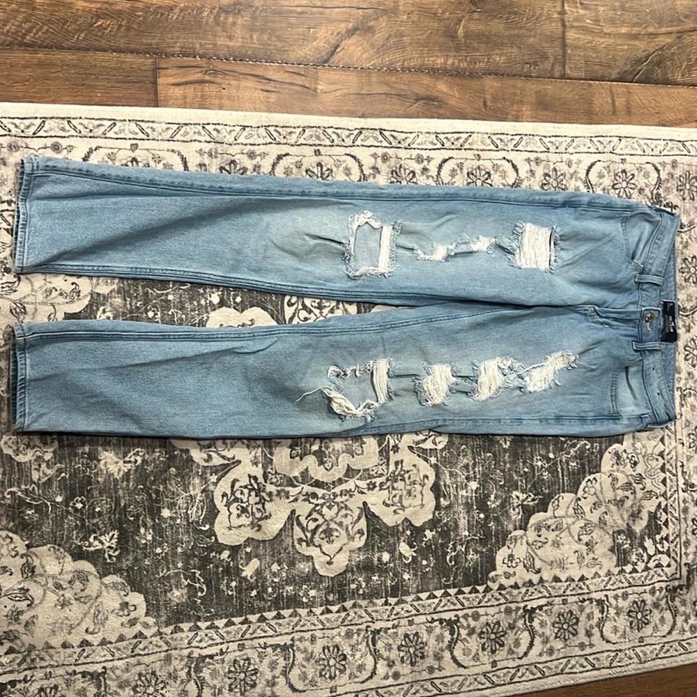 Hollister Low-Rise Boyfriend Jeans (1L)